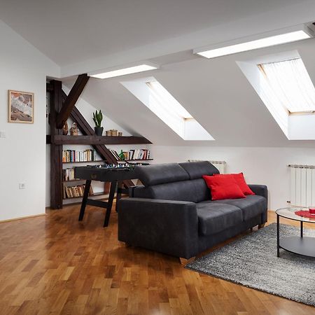 Oliva 4 Stars Lägenhet Zagreb Exteriör bild